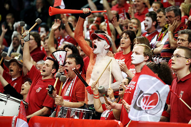 其中不乏成 其中不乏成