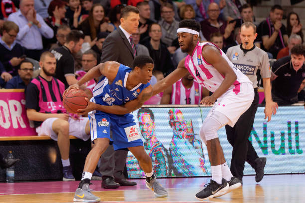 目已决出1 目已决出1